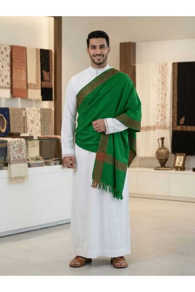 شال كشميري باللون الأخضر