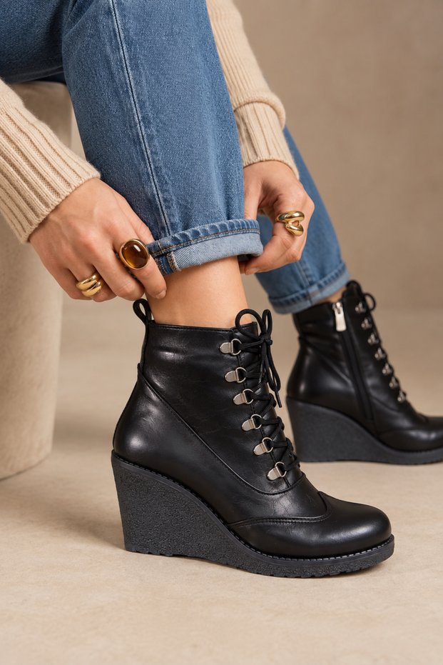 Black Lace-Up Zippered Padded Sole Comfortable Boots Comfort Sole Bootie Campus, Office, Stylish Style Boots