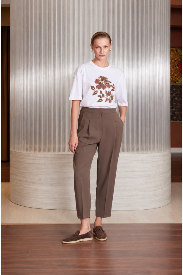 5335 Floral Embroidered Tshirt
