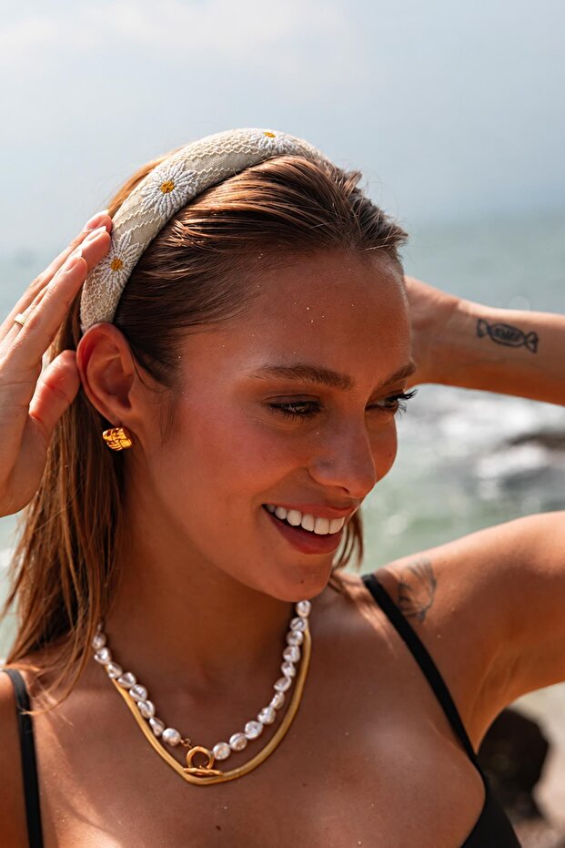 Daisy Patterned Curved Crown
