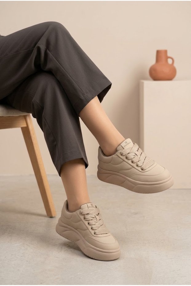 Women's Thick High Sole Sneaker Thick Knit Lace-Up Comfortable Walking and Casual Sports Shoes Chunky Sole Sports Shoes