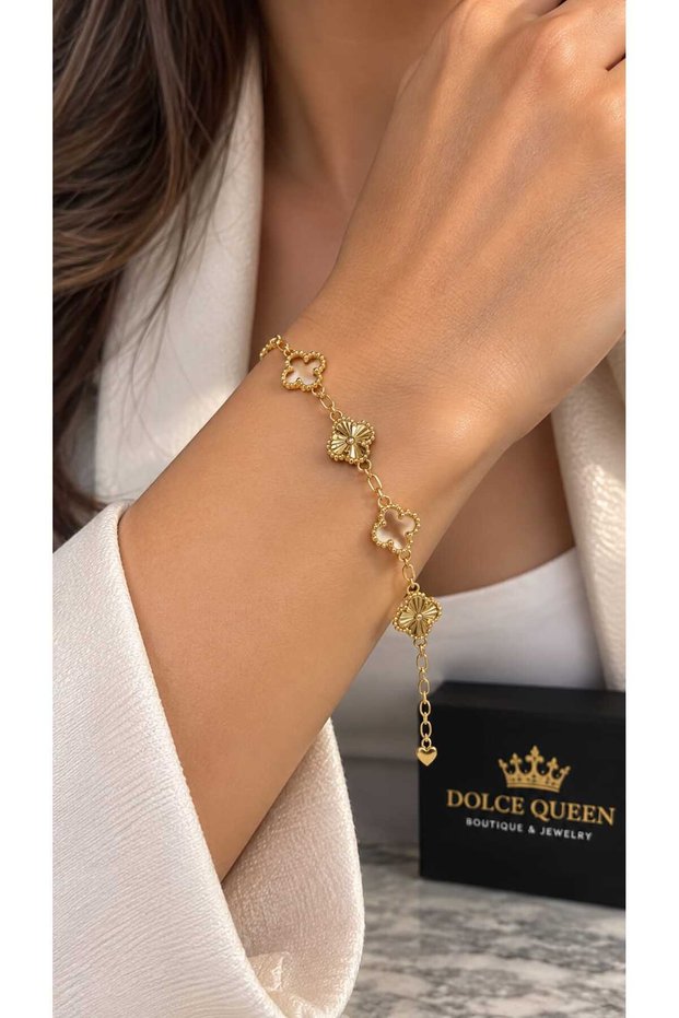 Xuping Steel Women's Bracelet with Clover and Flower Detail