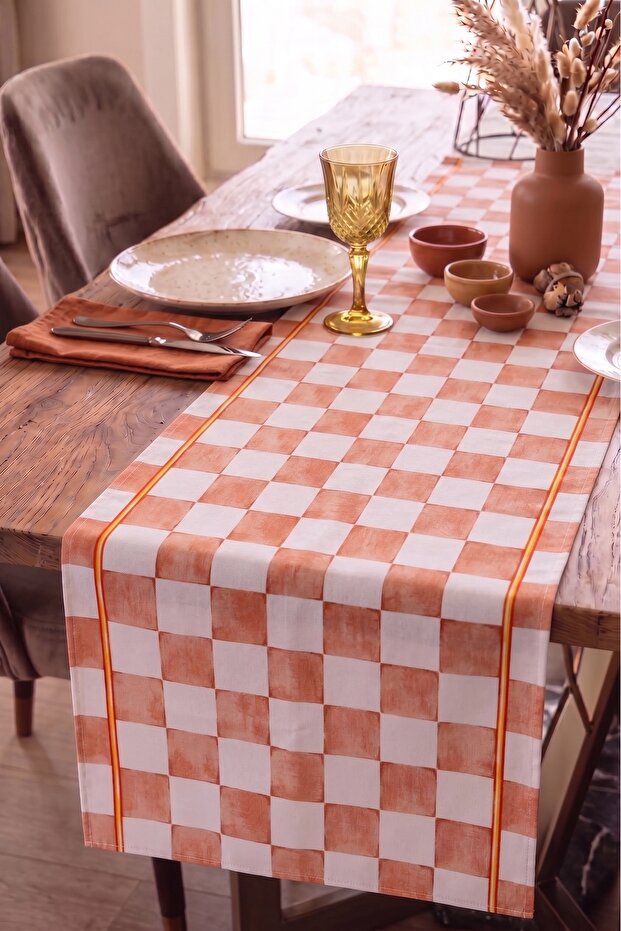 Dama Patterned Decorative Runner - 40X140 cm
