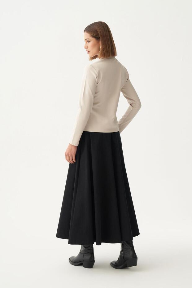 Gold buttoned pleated elegant blouse