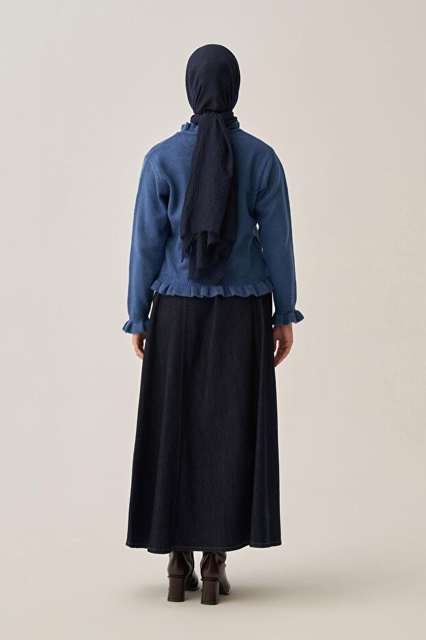 Short Knit Sweater with Ruffled Collar