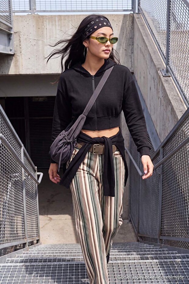 Black Thick Fitted Hooded Zippered Low Sleeve Crop Knitted Cardigan/Sweatshirt Twoaw27Sw00040