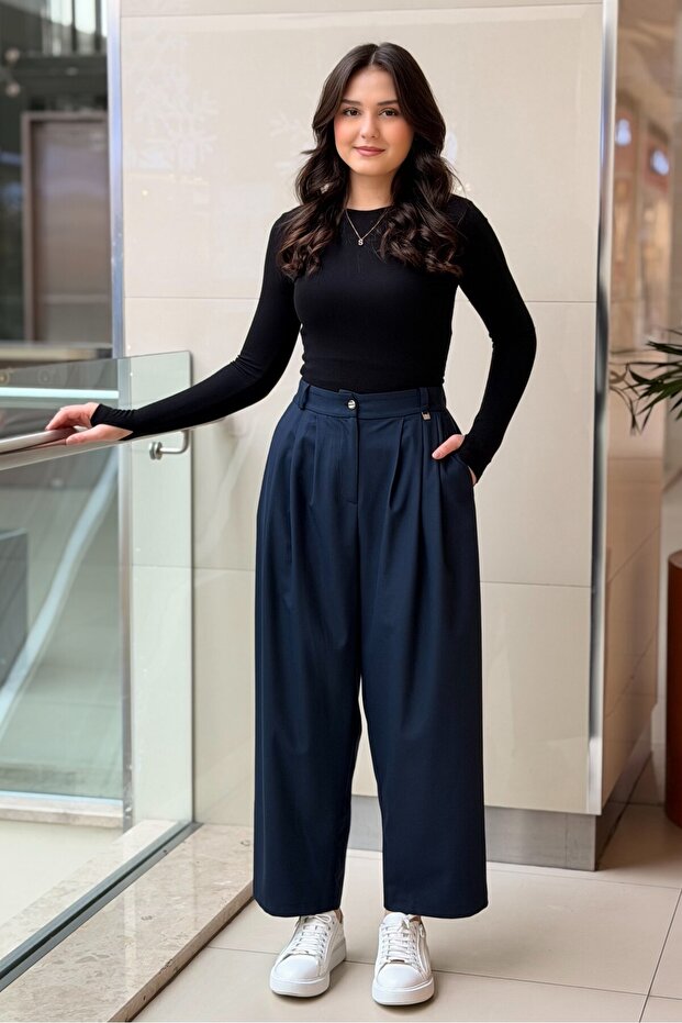 Elastic Waist Pleated Pocket Palazzo Trousers