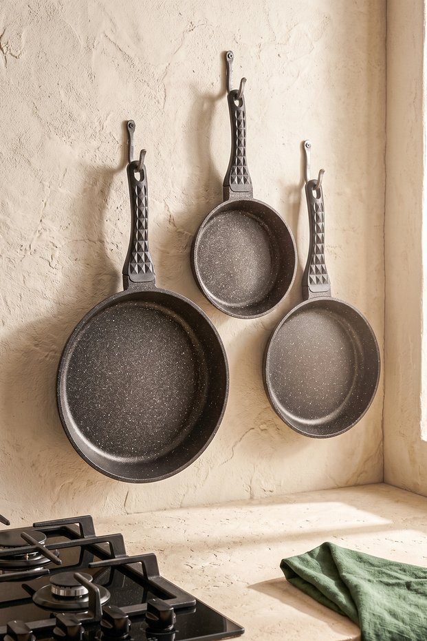 Progranito Diamond Cast Iron 3-Piece Pan Set 20-24-28 cm