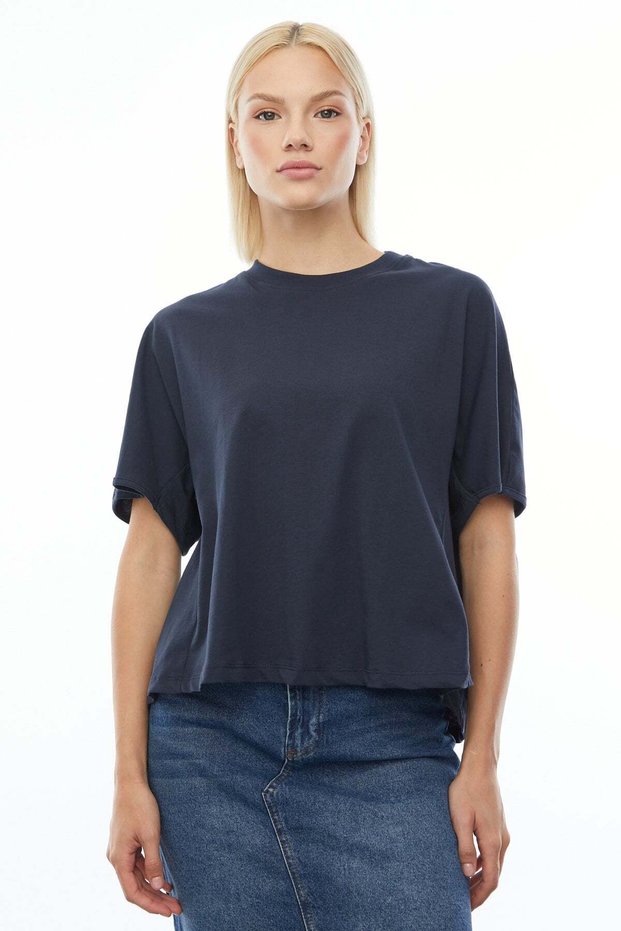 Loose Cut Basic T-Shirt