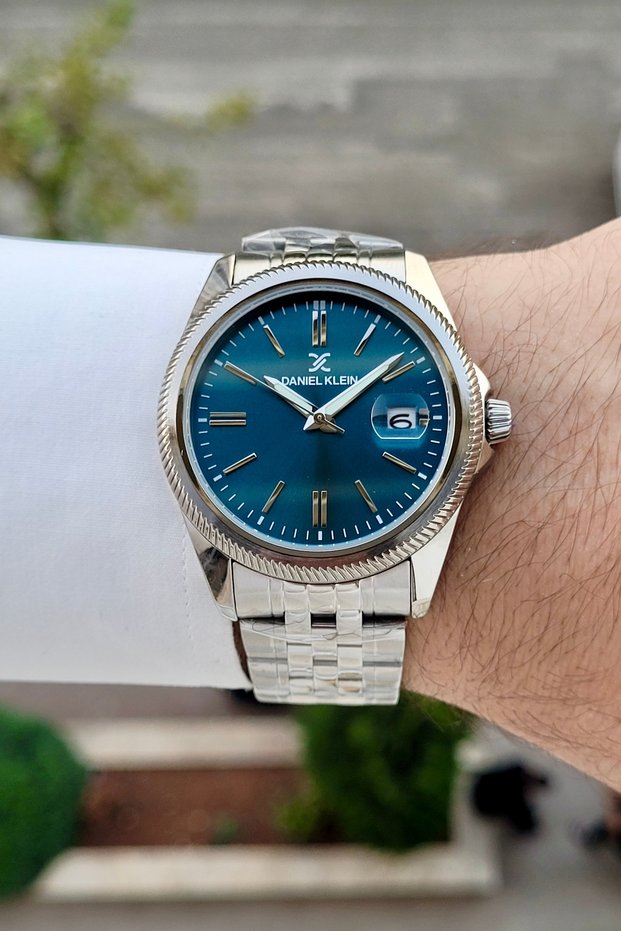 Dial Blue Strap Metallic Color 41 mm 5 Atm Calendar 2 Year Warranty Men's Wristwatch
