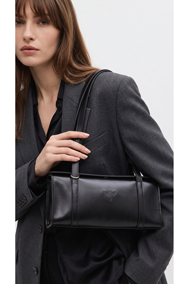 Vera Model Magnet Cover Women's Shoulder Bag / Stylish and Modern Shoulder Bag