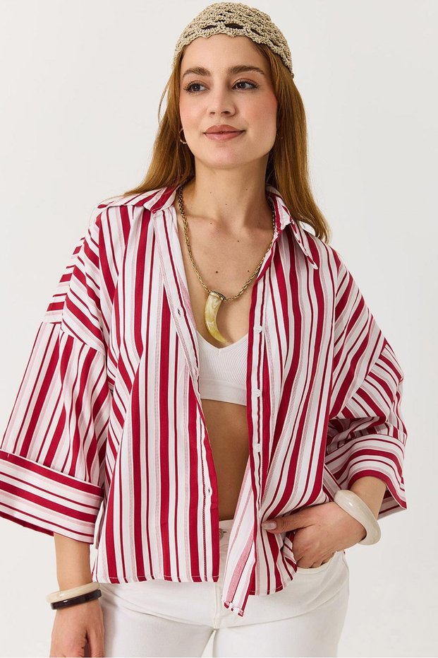 Red and White Striped Patterned Half-Sleeve Self-Folding Comfortable Fit Buttoned Shirt