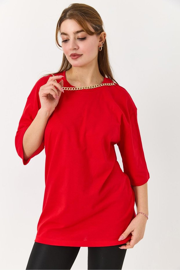 Red Cotton Textured Crew Neck Comfortable Fit T-Shirt with Gold Chain Accessory