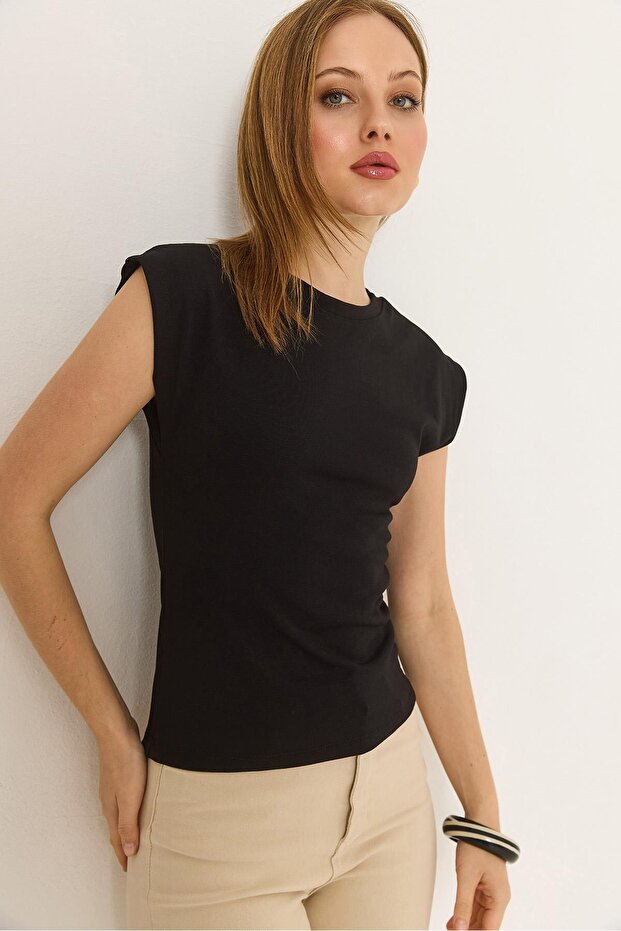 Black Cotton Flexible Viscose Textured Crew Neck Zero Sleeve Soft Touch Knitted Blouse