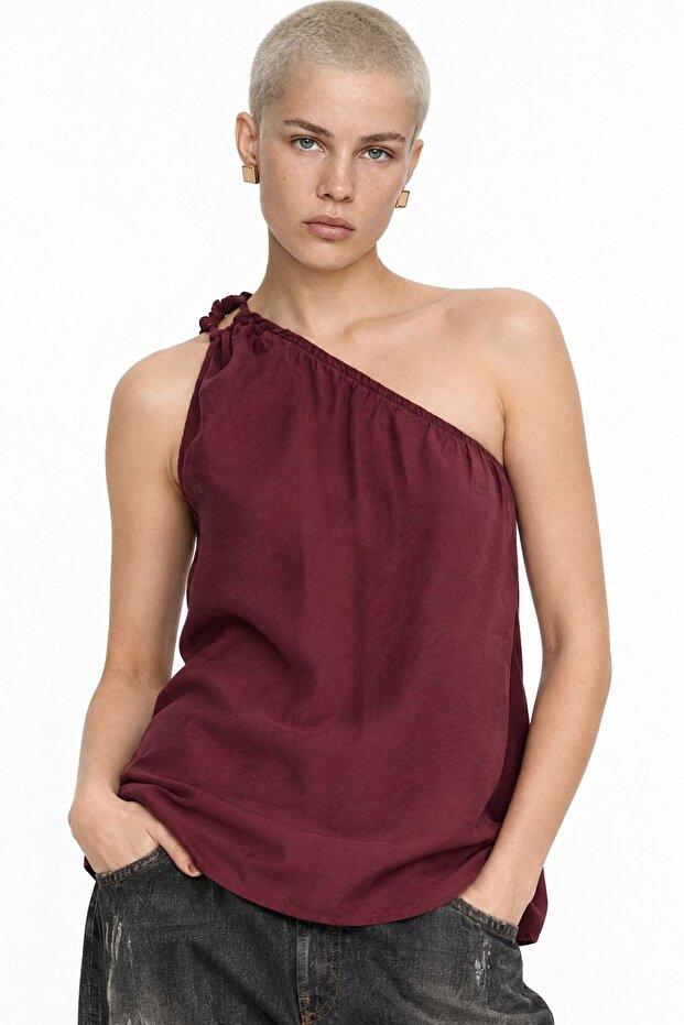 Mixray Asymmetrical Collar Accessory Detailed Top