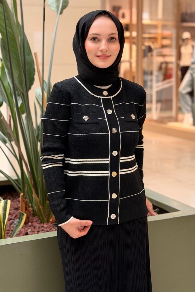 Round Neck Horizontal Striped Front Snap Button Knitwear Cardigan