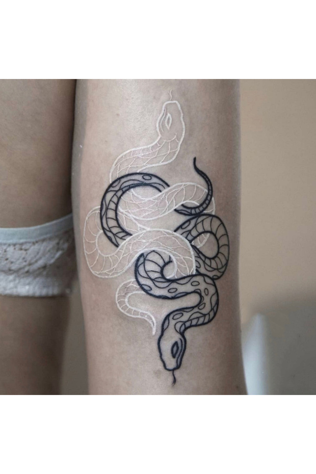 Snake-03 1 Sheet Snake Hand Tattoo Sticker Waterproof Lasting Temporary Tattoo
