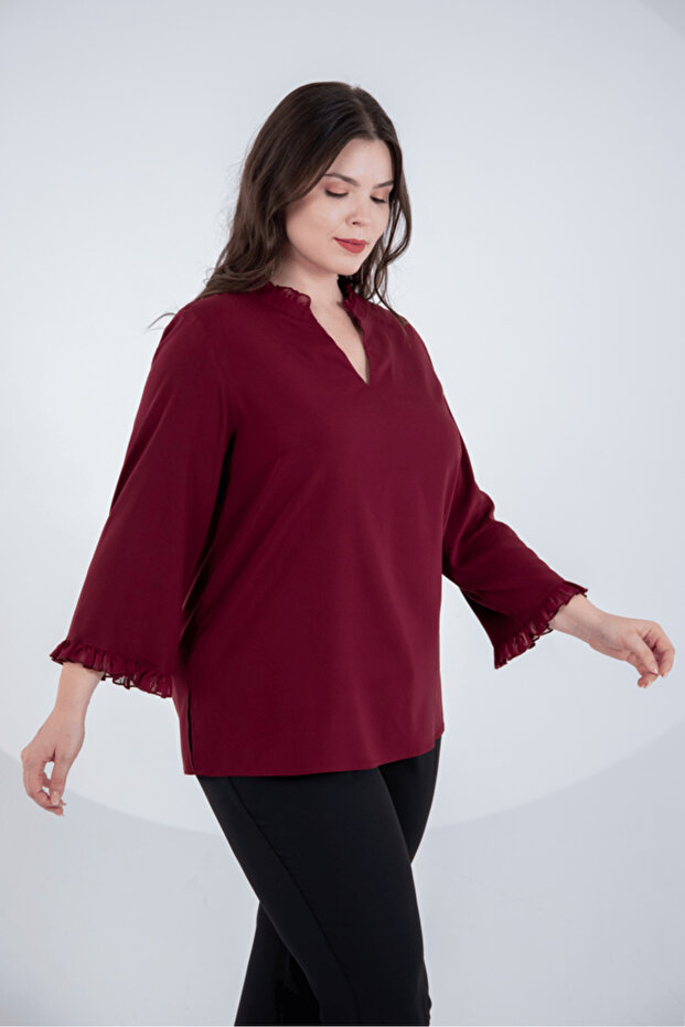 Plus Size Women's V-Neck Ruffle Blouse
