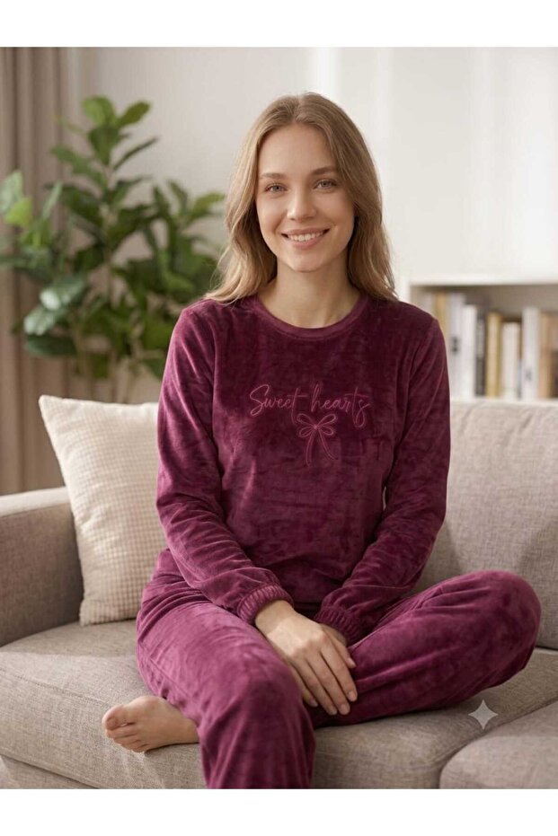 Women's Long Sleeve Cuffed Lycra Soft Velvet Pajama Set
