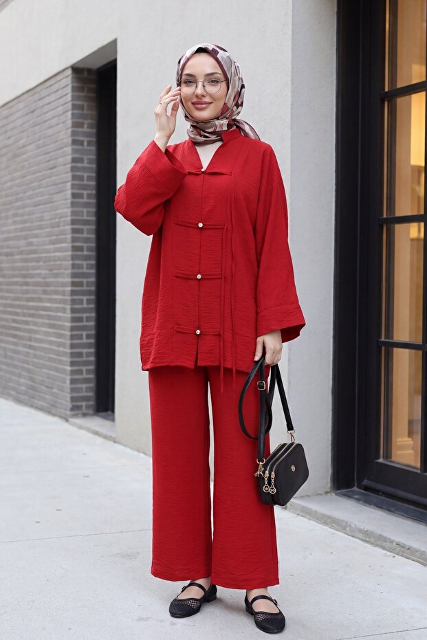 Loose Ayrobin Suit with Stone Buttons on the Front and Wide-Legged Trousers - Red