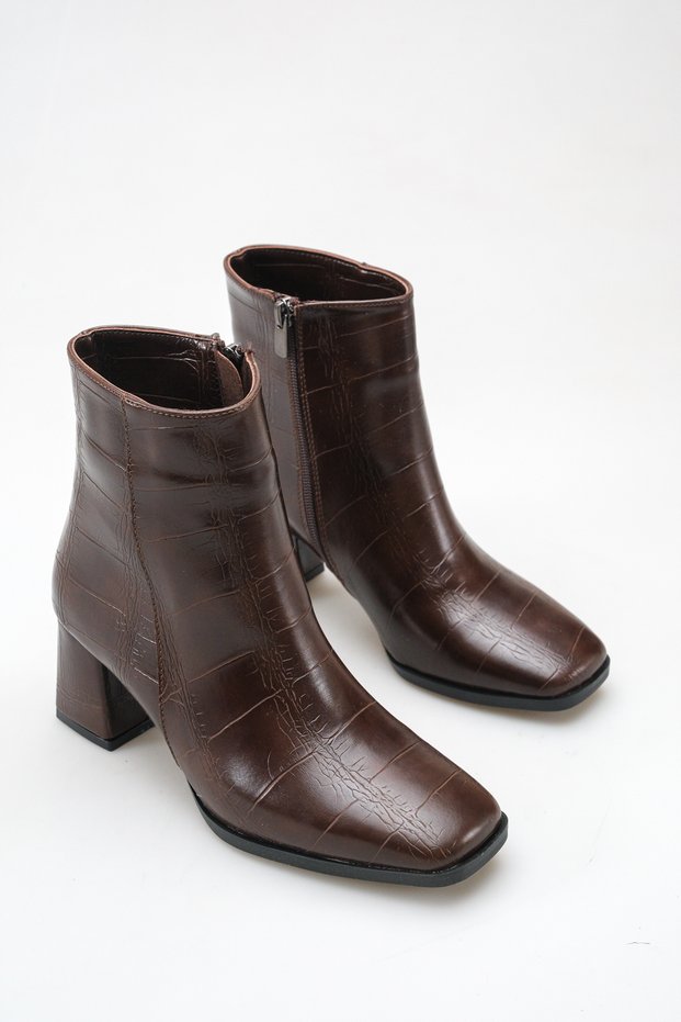 Coffee-Colored Women's Crocodile-Patterned Cut-Toe Shoes with Special Design for Everyday Wear