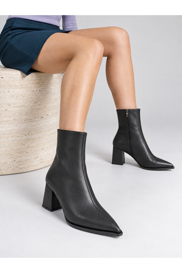 Fv507S Women's Black Leather Pointed Toe Thick Block Heeled Zippered Short Boots