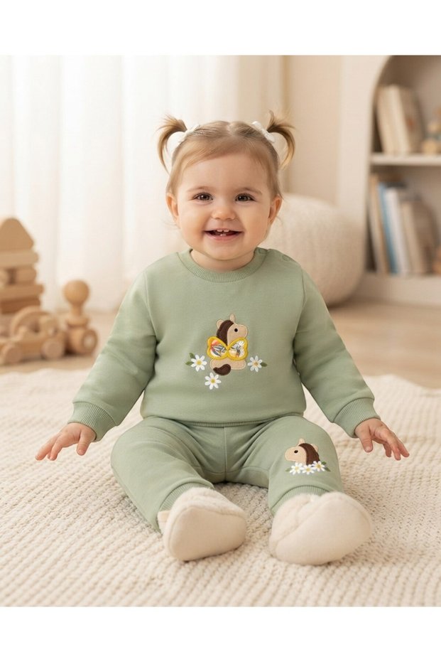 Baby Girl Winter 3 Thread Threaded Daisy and Horse Embroidered 6-9-12-18-24 Months 2-Piece Top and Bottom Set
