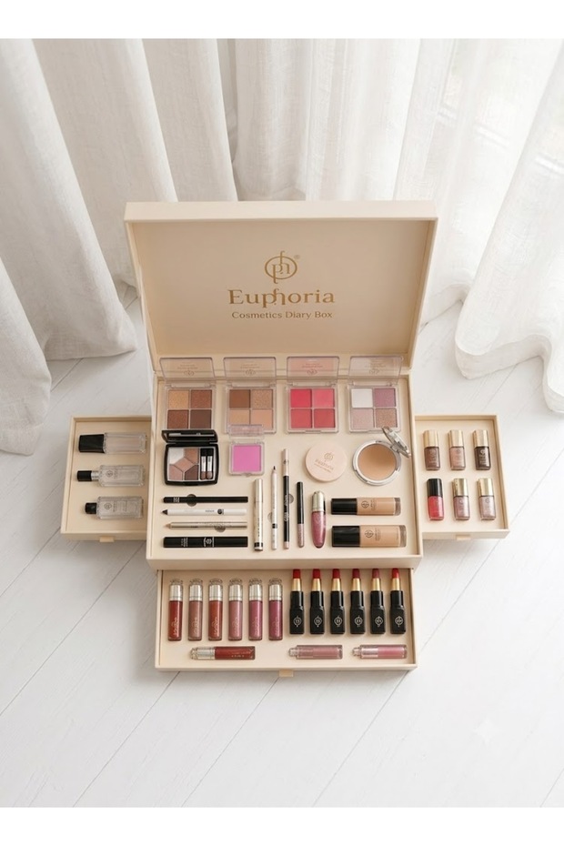 Premium Makeup Box with Distinctive Features