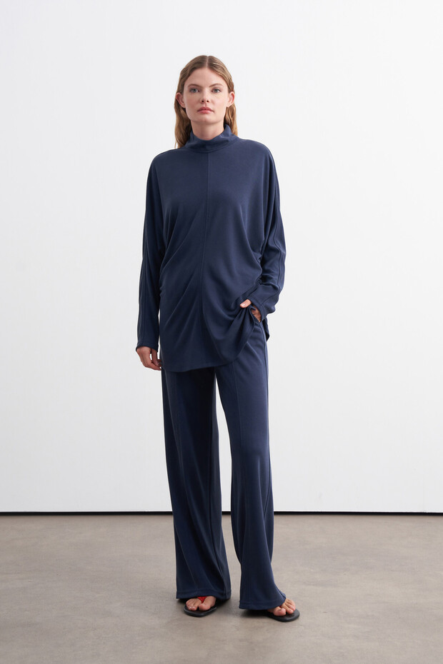 Batwing Sleeve Gathered Detailed Blouse