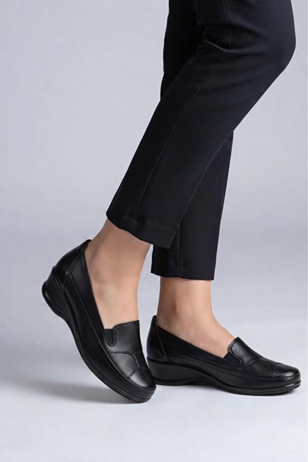 London K152-070 Women's Orthopedic Casual Shoes
