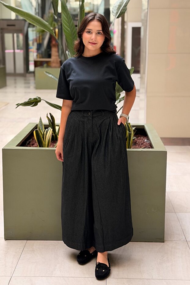 Denim Skirt with Elastic Waist at the Back
