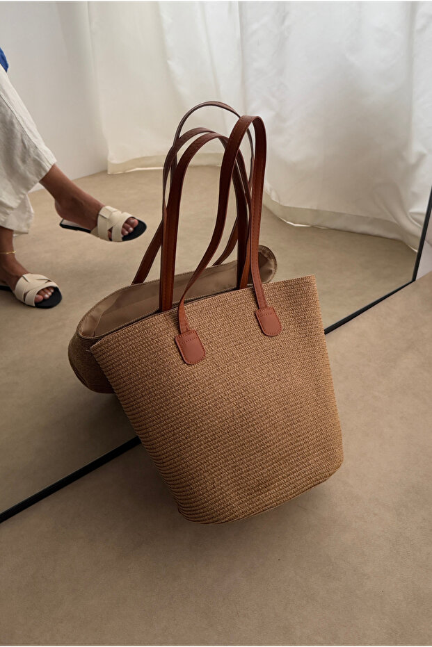 Women's woven bag camel woven