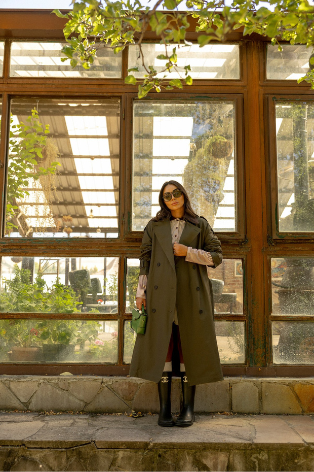 Velvet Collared Long Trench Coat with Epaulettes