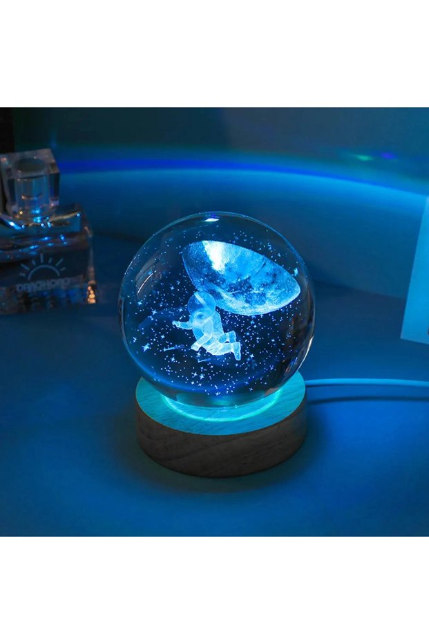 Color Changing Astronaut Design Glass Globe
