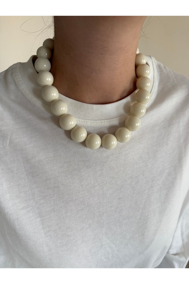 Cream Color Acrylic Bead Women's Necklace