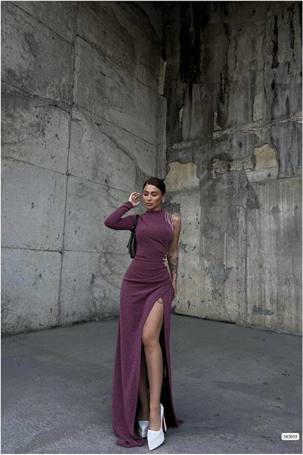 Thick Detailed Evening Dress with Stone Collar and Long Sleeves