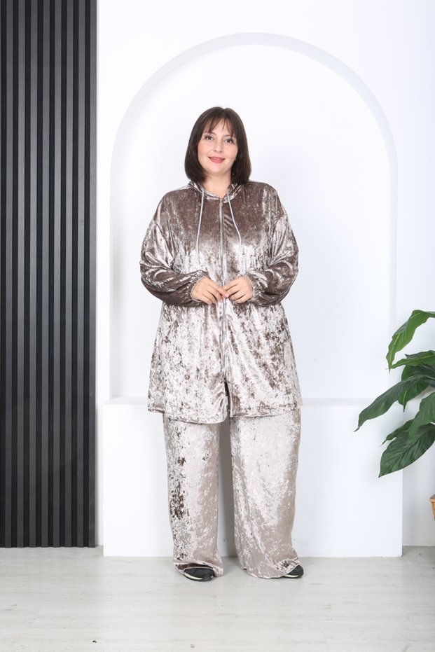 Women's Velvet Plus Size Suit