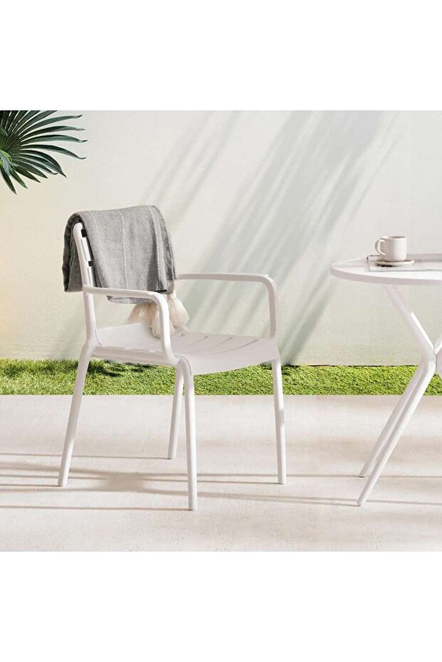 Lively Outdoor Arm Chair - White