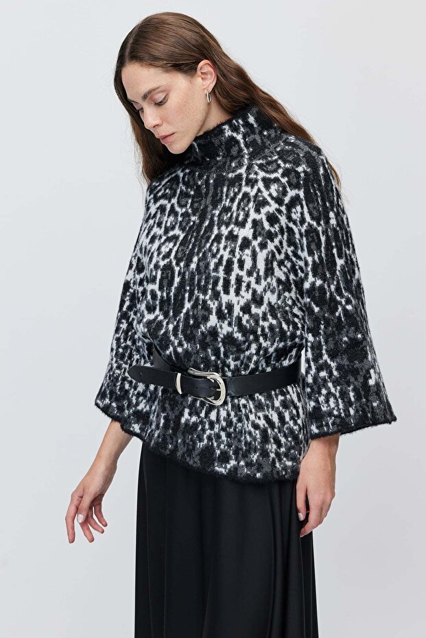 Women's Patterned High-Neck Bat Sleeve Knit Sweater