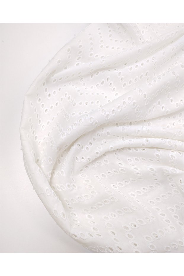 White Color Cotton Voile Scallop Fabric for Shirts & Dresses 140X200Cm