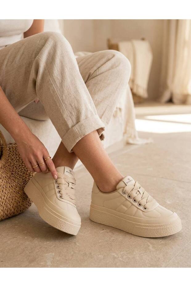 Women's winter sneaker waterproof non-slip orthopedic lightweight sole imported production in european standards
