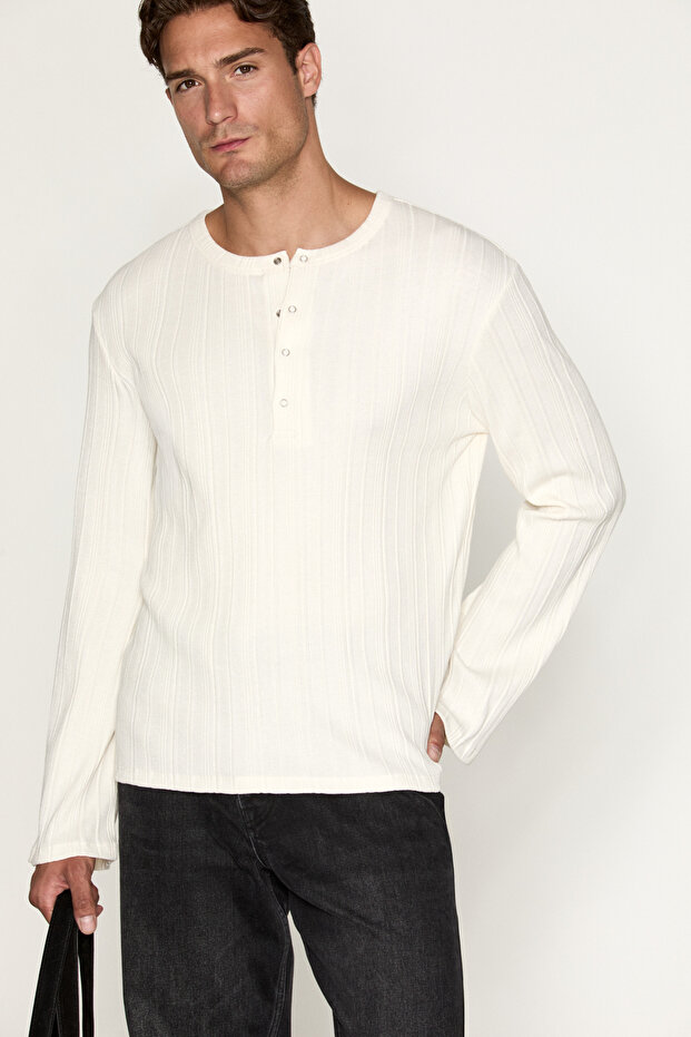 Kyro Men's Long Sleeve Ecru T-Shirt