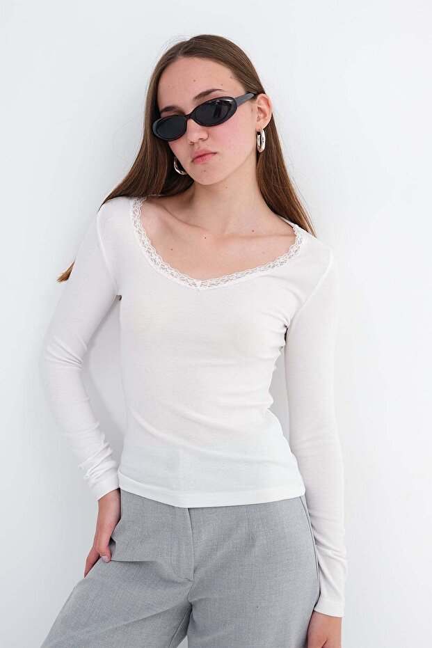Lace Collared Modal Blouse P06099