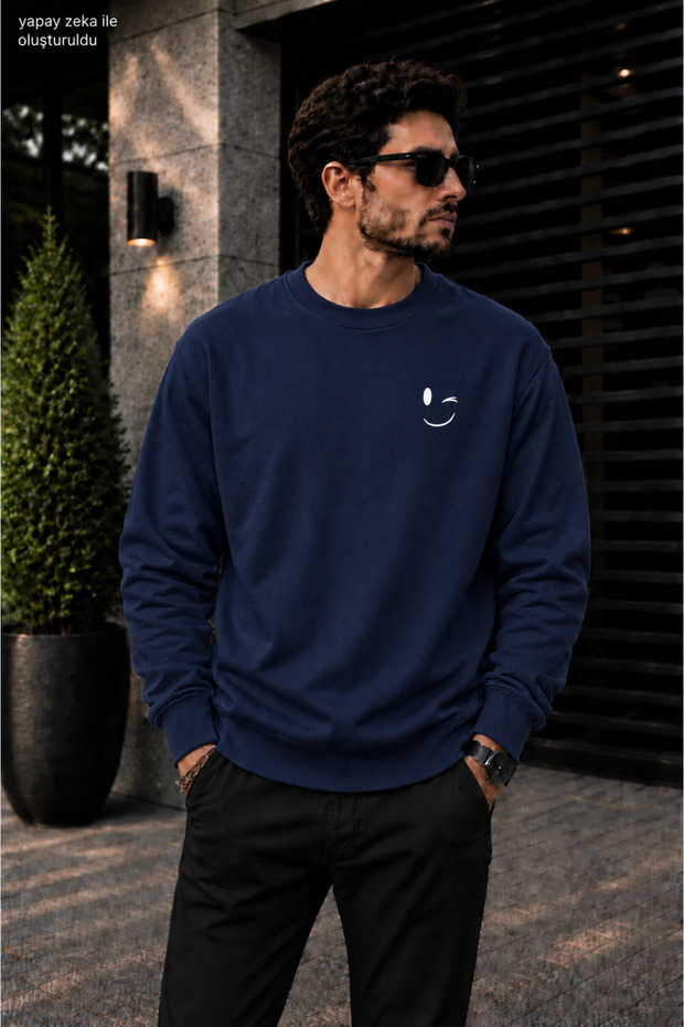 Men's Minimal Smiley / Winking Face Crew Neck Casual Regular Fit Sweatshirt