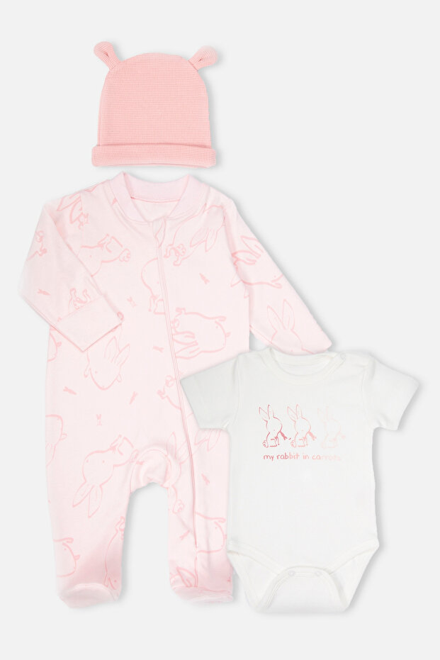 Interlock Bootie Jumpsuit Set 3-Piece (Rabbit and Carrots) Pink