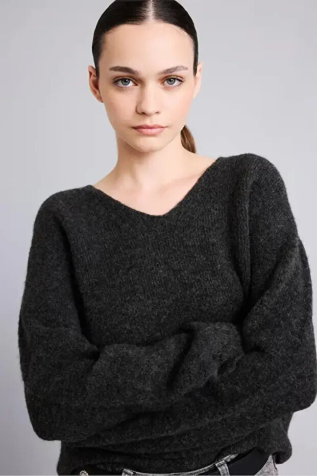 V-Neck Soft Textured Seamless Knitwear Basic Sweater F4800Ax26Wn