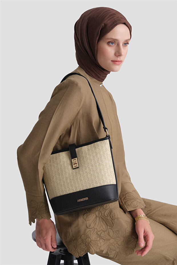 Wicker bag black