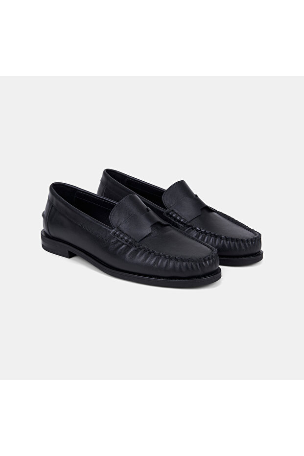 Women's Black Leather Loafer with Stitching Detail