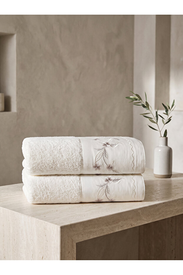 Adore 2-Piece Embroidered Hand Towel Set 50X90 cm