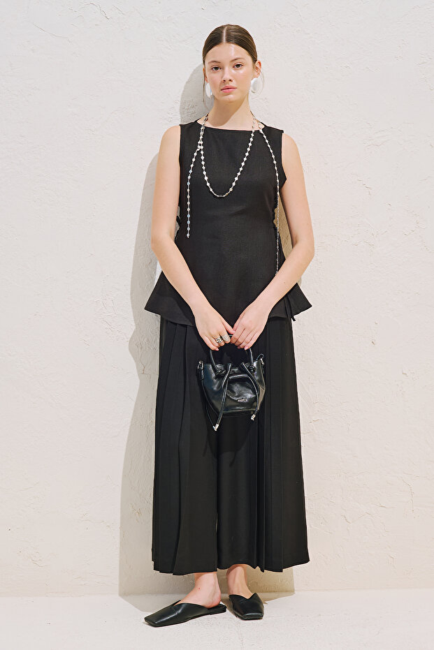 Linen Sleeveless Blouse with Binding Details Black